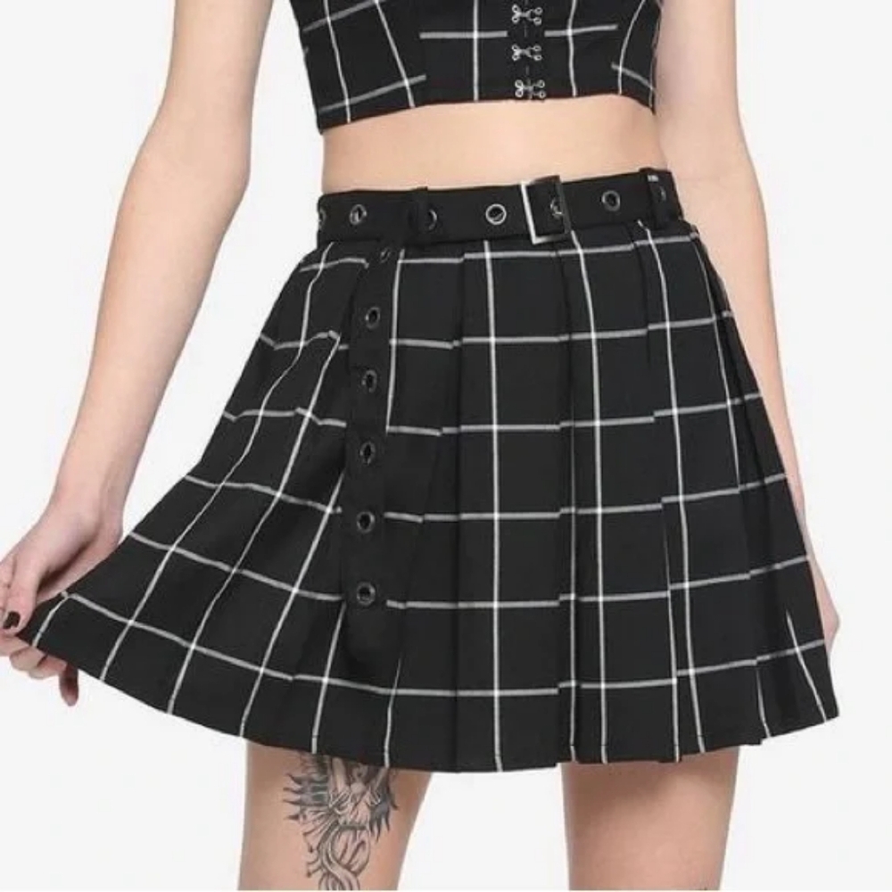 Hot Topic | Black and White Plaid Skirt with Belt L